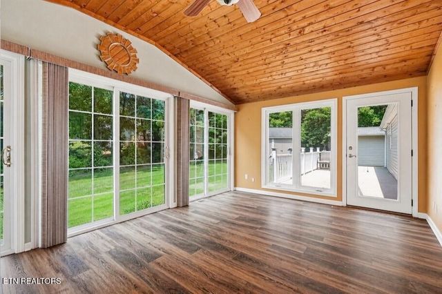 128 Prestonwood Drive, Crossville, TN 38558
