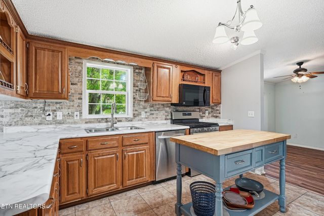 128 Prestonwood Drive, Crossville, TN 38558