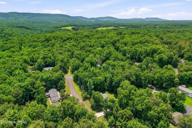 128 Prestonwood Drive, Crossville, TN 38558