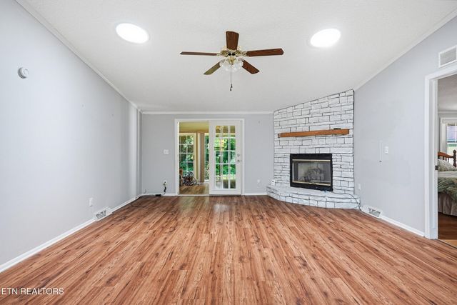 128 Prestonwood Drive, Crossville, TN 38558