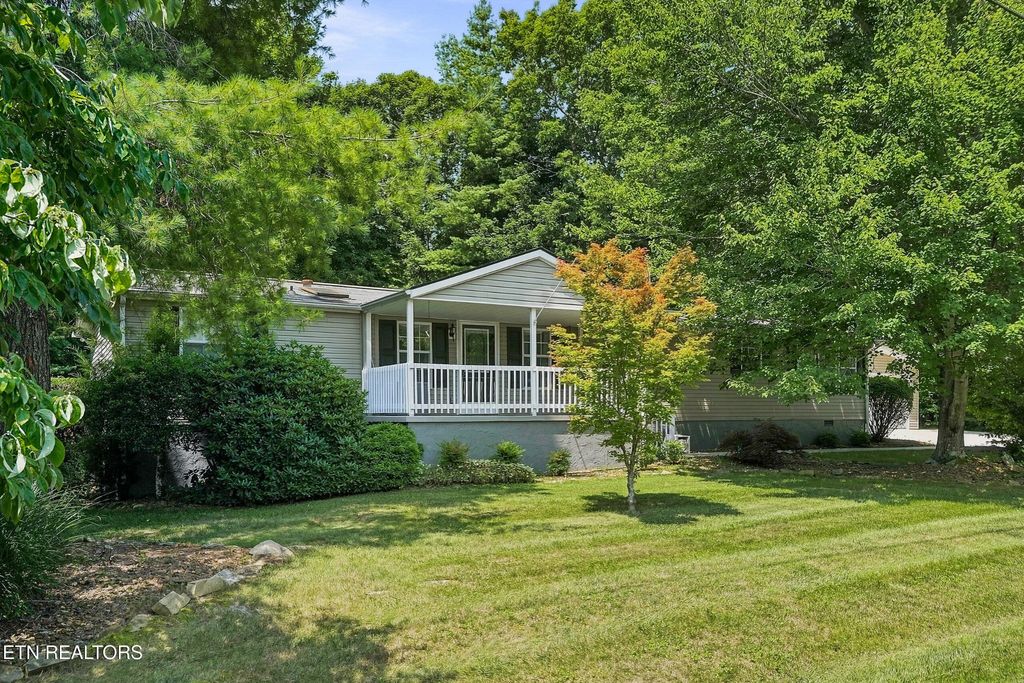 128 Prestonwood Drive, Crossville, TN 38558