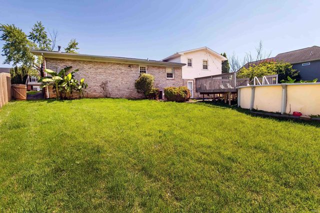 8311 Sycamore Drive, Newburgh, IN 47630