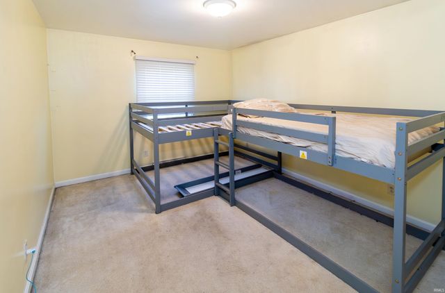 8311 Sycamore Drive, Newburgh, IN 47630
