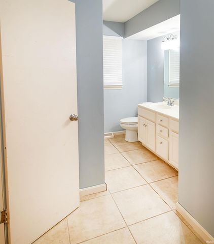 8311 Sycamore Drive, Newburgh, IN 47630