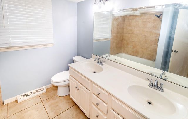8311 Sycamore Drive, Newburgh, IN 47630