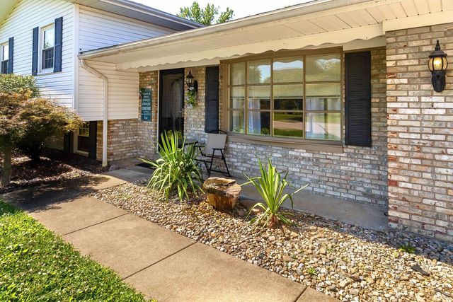 8311 Sycamore Drive, Newburgh, IN 47630