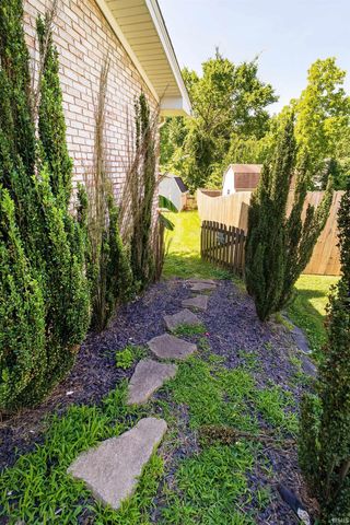 8311 Sycamore Drive, Newburgh, IN 47630