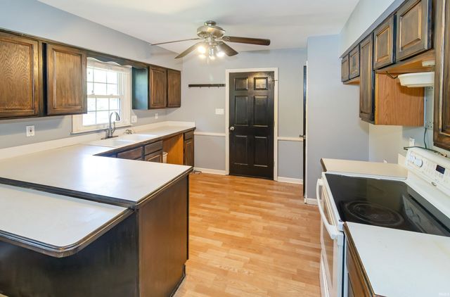 8311 Sycamore Drive, Newburgh, IN 47630
