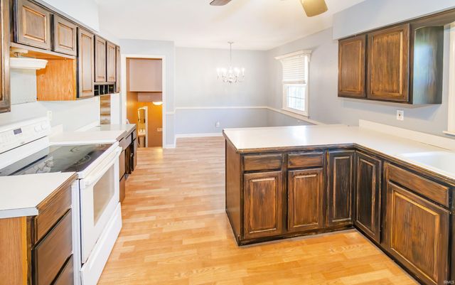 8311 Sycamore Drive, Newburgh, IN 47630