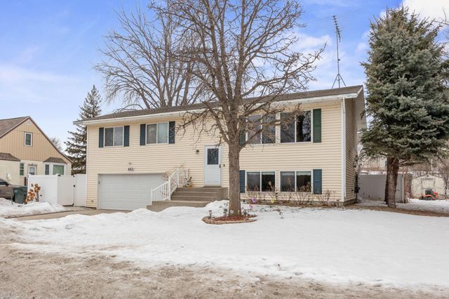 493 California Street NW, Hutchinson, MN 55350