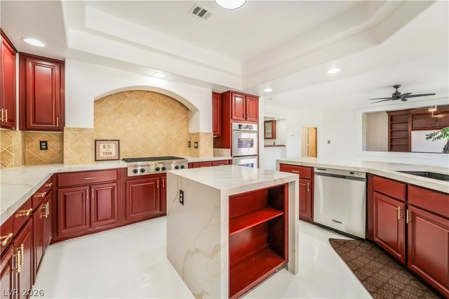 7526 Gossamer Wind Street, Las Vegas, NV 89139