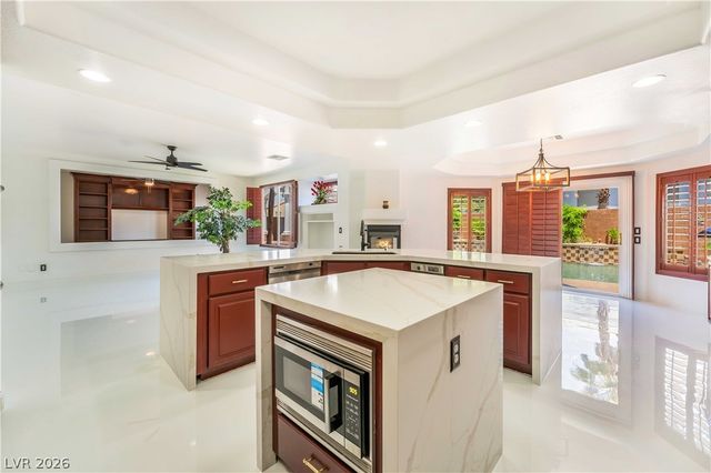 7526 Gossamer Wind Street, Las Vegas, NV 89139