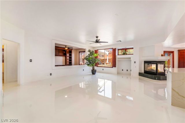 7526 Gossamer Wind Street, Las Vegas, NV 89139
