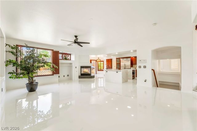 7526 Gossamer Wind Street, Las Vegas, NV 89139
