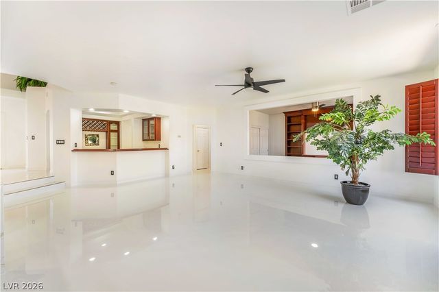 7526 Gossamer Wind Street, Las Vegas, NV 89139