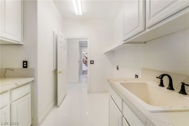 7526 Gossamer Wind Street, Las Vegas, NV 89139