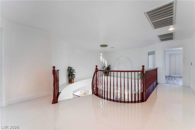 7526 Gossamer Wind Street, Las Vegas, NV 89139