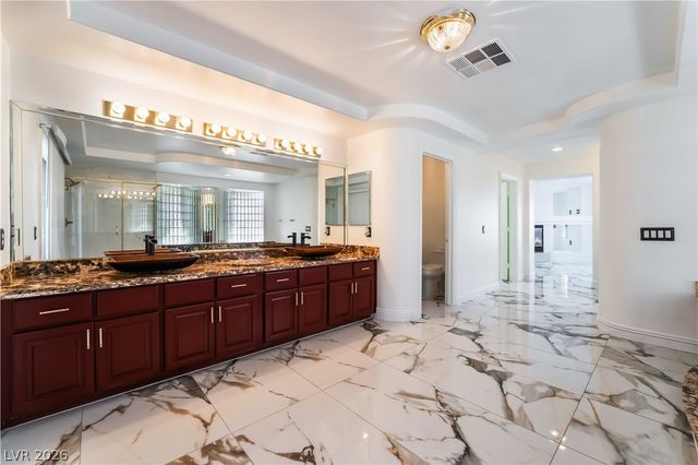 7526 Gossamer Wind Street, Las Vegas, NV 89139