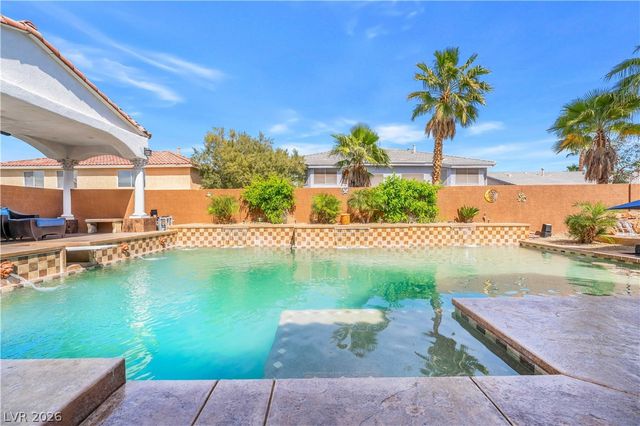 7526 Gossamer Wind Street, Las Vegas, NV 89139