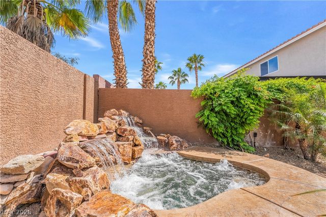 7526 Gossamer Wind Street, Las Vegas, NV 89139