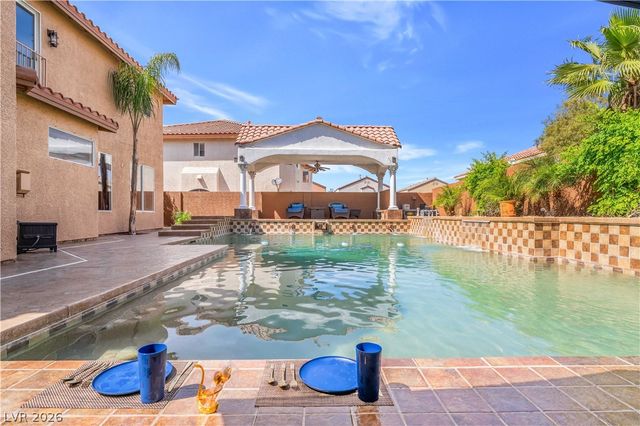7526 Gossamer Wind Street, Las Vegas, NV 89139