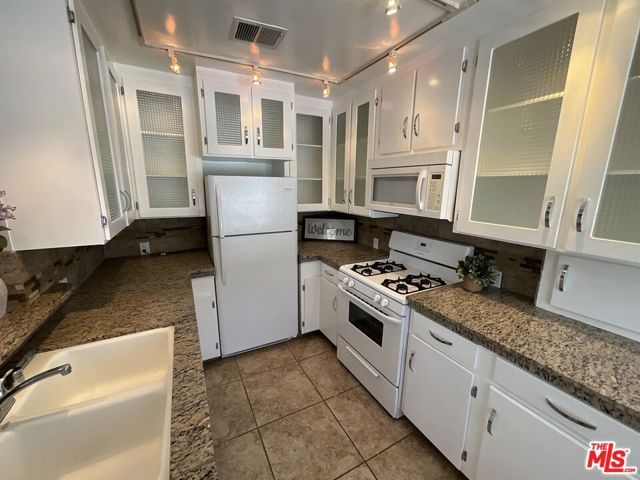 10814 Blix Street, North Hollywood (los Angeles), CA 91602