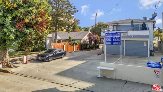 10814 Blix Street, North Hollywood (los Angeles), CA 91602
