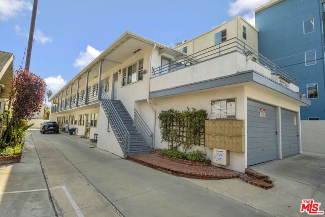 10814 Blix Street, North Hollywood (los Angeles), CA 91602