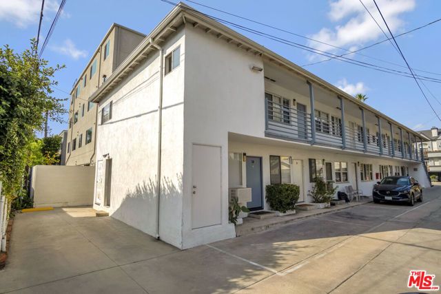 10814 Blix Street, North Hollywood (los Angeles), CA 91602