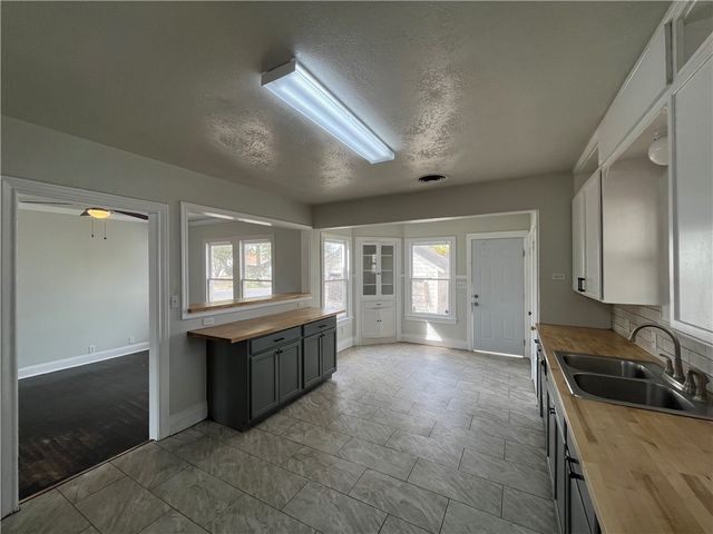 1253 Logan Ave, Corpus Christi, TX 78404