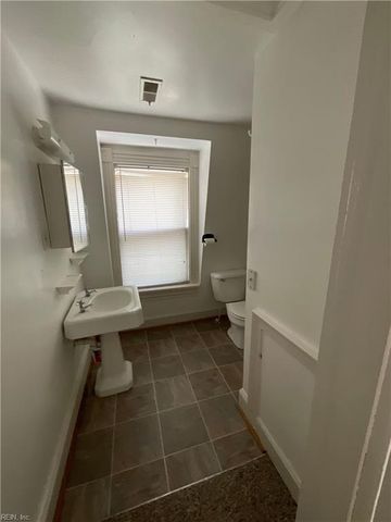 436 Court St Apt 4, Portsmouth, VA 23704