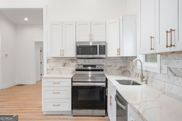 462 Emmett Street, Riverdale, GA 30274