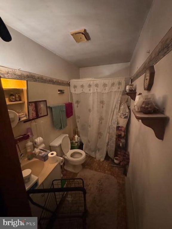 Image 4 of property listing at 115 DOUGLAS DR, Hurlock, MD 21643