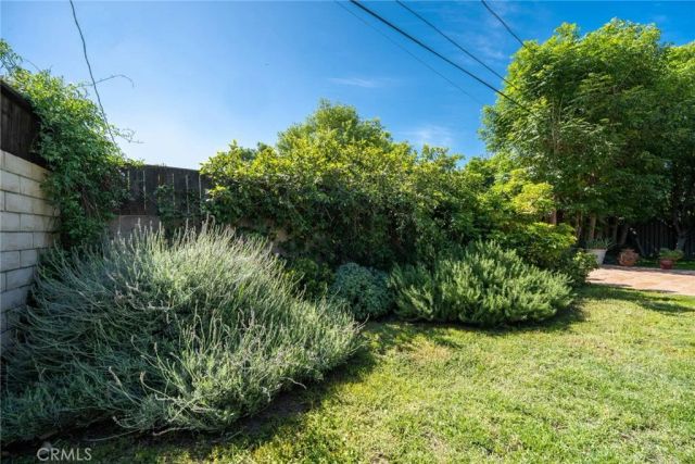 18228 Keswick, Reseda, CA 91335