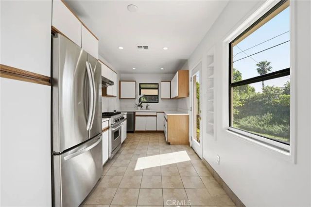 18228 Keswick, Reseda, CA 91335