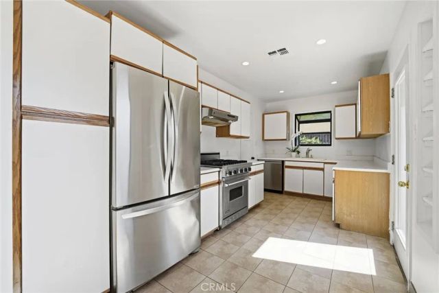 18228 Keswick, Reseda, CA 91335