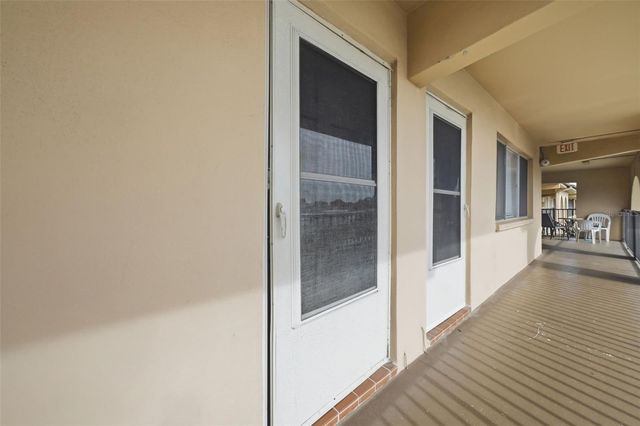 2525 W BAY DRIVE C43, Belleair Bluffs, FL 33770