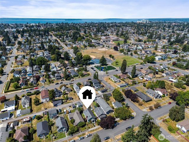 2410 Highland Avenue, Everett, WA 98201