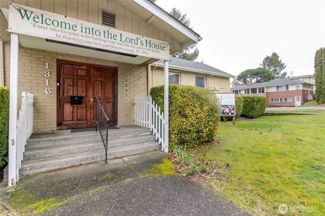 1316 SW Holden Street, Seattle, WA 98106