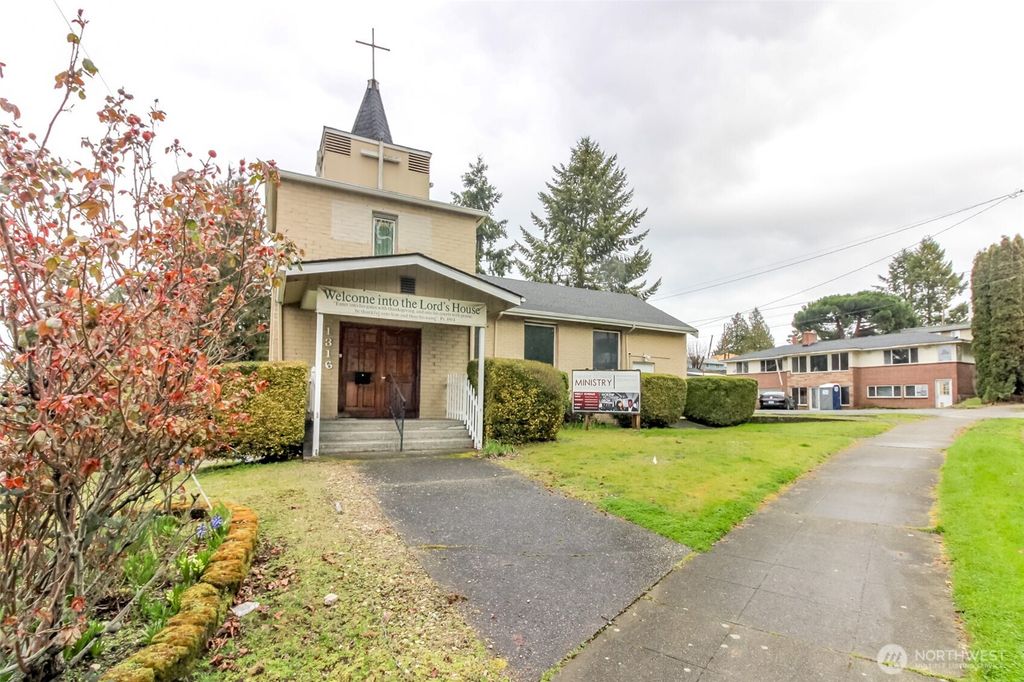 1316 SW Holden Street, Seattle, WA 98106