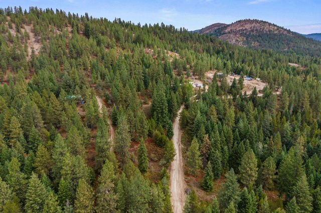 1263 Valley View Dr, Newport, WA 99156