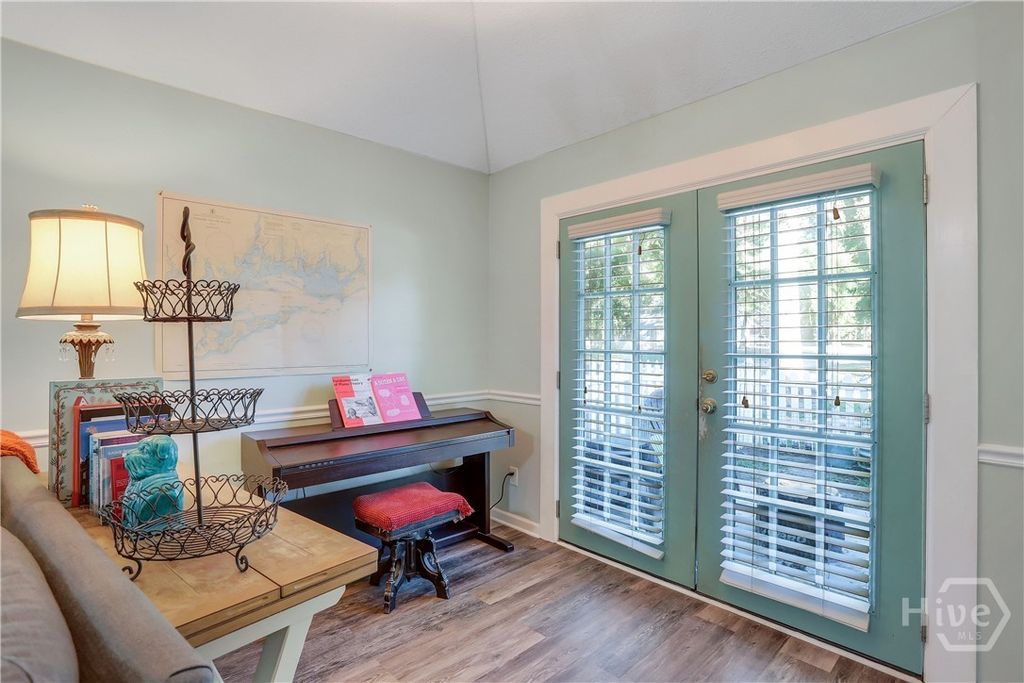 Image 12 of property listing at 15 Heron View Court, Richmond Hill, GA 31324