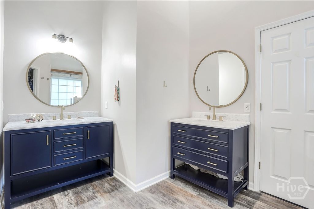 Image 21 of property listing at 15 Heron View Court, Richmond Hill, GA 31324