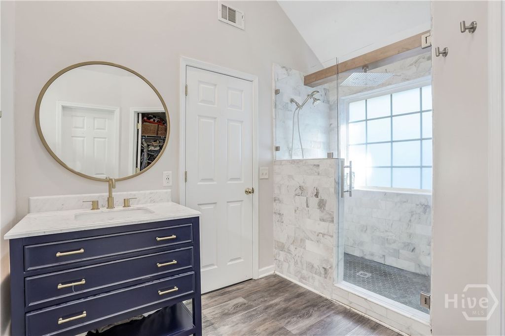 Image 22 of property listing at 15 Heron View Court, Richmond Hill, GA 31324