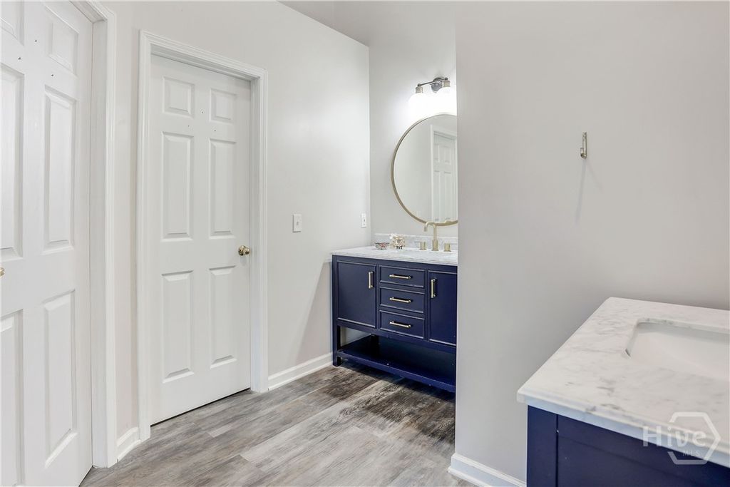 Image 23 of property listing at 15 Heron View Court, Richmond Hill, GA 31324