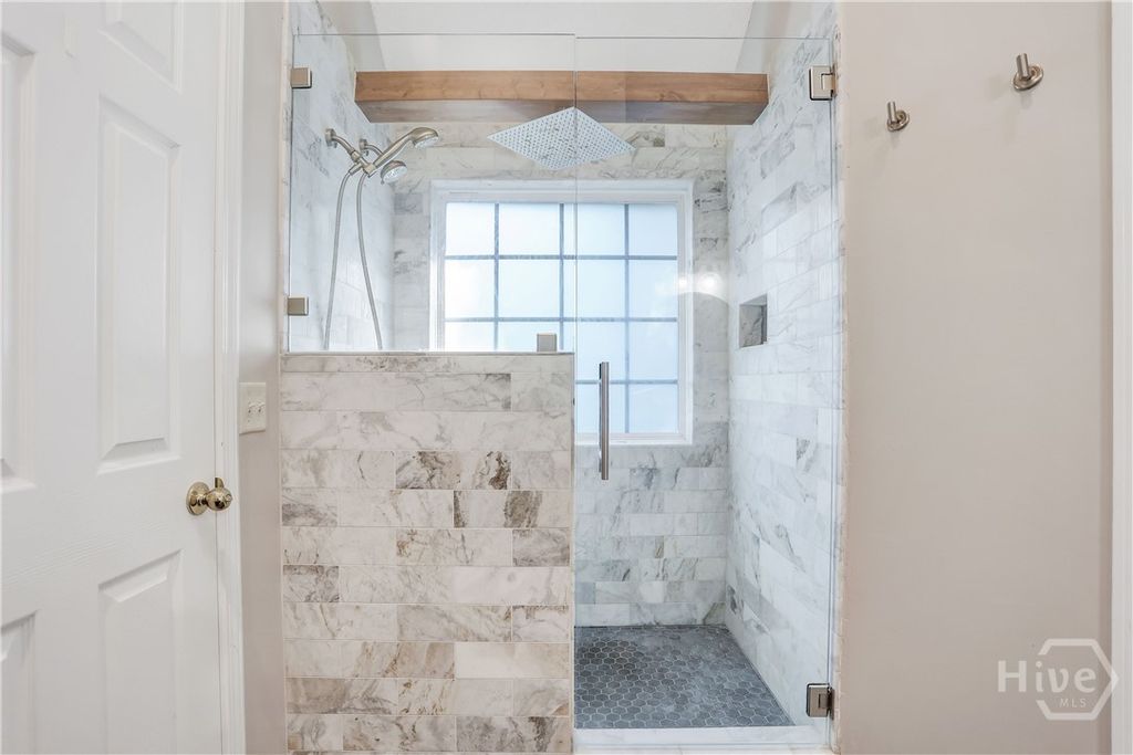 Image 24 of property listing at 15 Heron View Court, Richmond Hill, GA 31324