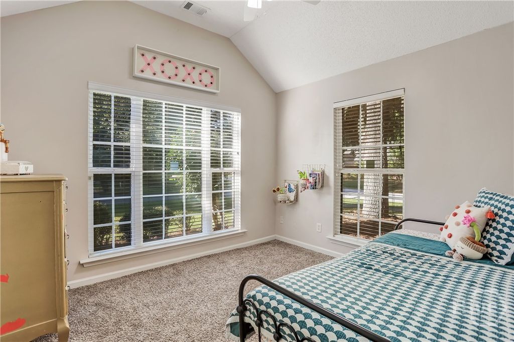 Image 27 of property listing at 15 Heron View Court, Richmond Hill, GA 31324