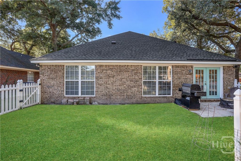 Image 35 of property listing at 15 Heron View Court, Richmond Hill, GA 31324