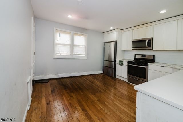 309 Summer Ave, Newark City, NJ 07104