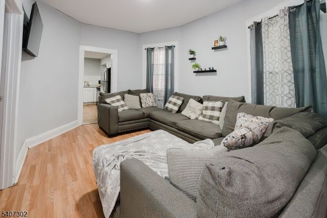 309 Summer Ave, Newark City, NJ 07104